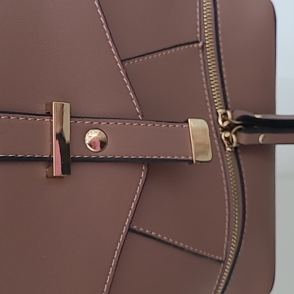 Isabelle backpack. - Picture 2 of 12